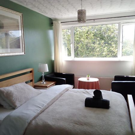 1 Luxurious Double Bedroom With Private Shower 독서 외부 사진