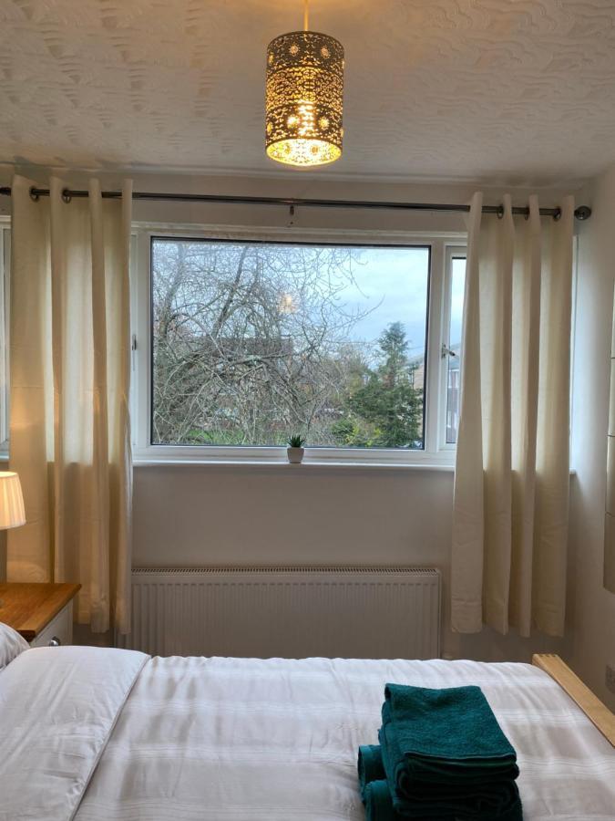 1 Luxurious Double Bedroom With Private Shower 독서 외부 사진