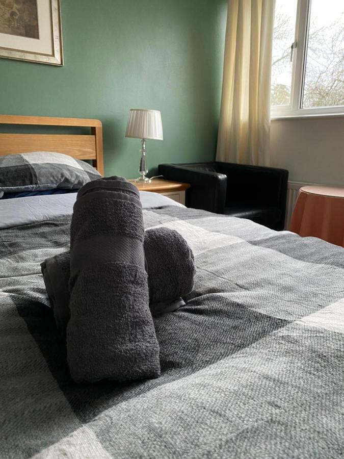 1 Luxurious Double Bedroom With Private Shower 독서 외부 사진